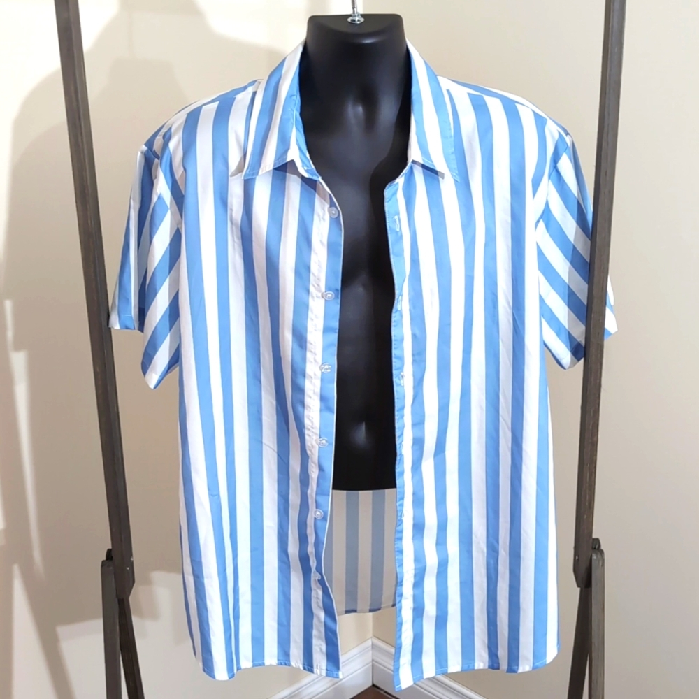 Blue and White Striped Men's Summer Short Sleeved Buttoned Up Shirt